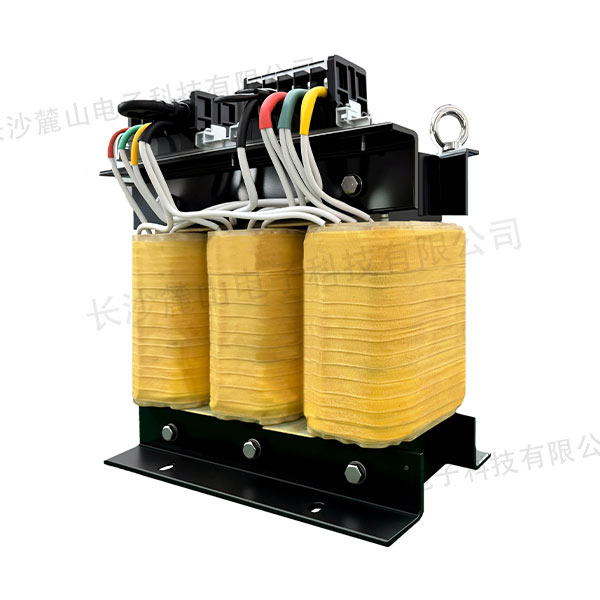 雷暴天氣如何保護(hù)電力設(shè)備？—避雷器與變壓器協(xié)同方案